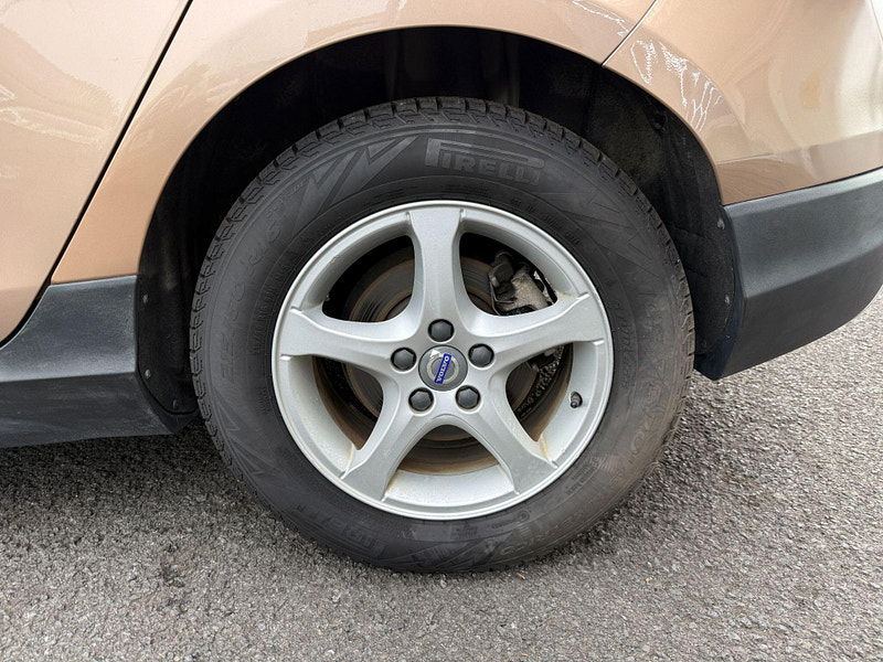 Volvo V40 Cross Country 2.0 T5 Lux Nav Auto AWD Euro 6 (s/s) 5dr 5dr Automatic 2015