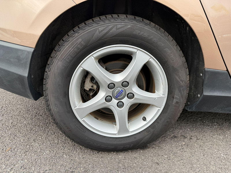 Volvo V40 Cross Country 2.0 T5 Lux Nav Auto AWD Euro 6 (s/s) 5dr 5dr Automatic 2015