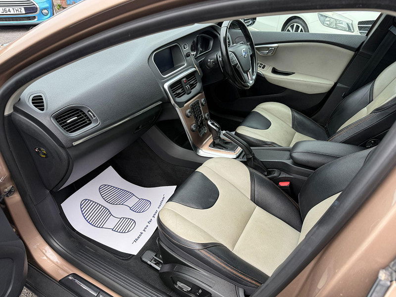 Volvo V40 Cross Country 2.0 T5 Lux Nav Auto AWD Euro 6 (s/s) 5dr 5dr Automatic 2015