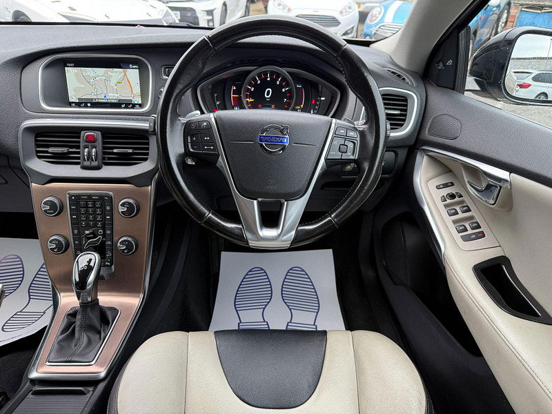 Volvo V40 Cross Country 2.0 T5 Lux Nav Auto AWD Euro 6 (s/s) 5dr 5dr Automatic 2015