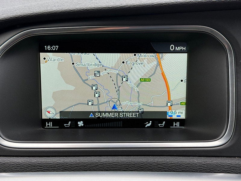 Volvo V40 Cross Country 2.0 T5 Lux Nav Auto AWD Euro 6 (s/s) 5dr 5dr Automatic 2015