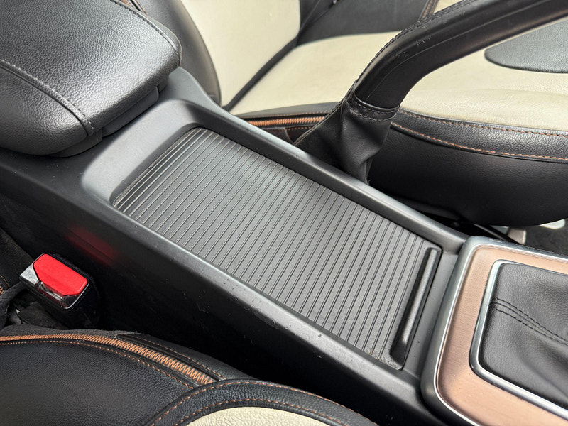 Volvo V40 Cross Country 2.0 T5 Lux Nav Auto AWD Euro 6 (s/s) 5dr 5dr Automatic 2015