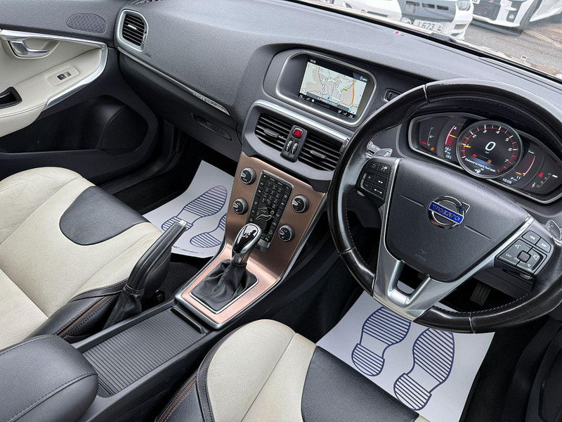 Volvo V40 Cross Country 2.0 T5 Lux Nav Auto AWD Euro 6 (s/s) 5dr 5dr Automatic 2015