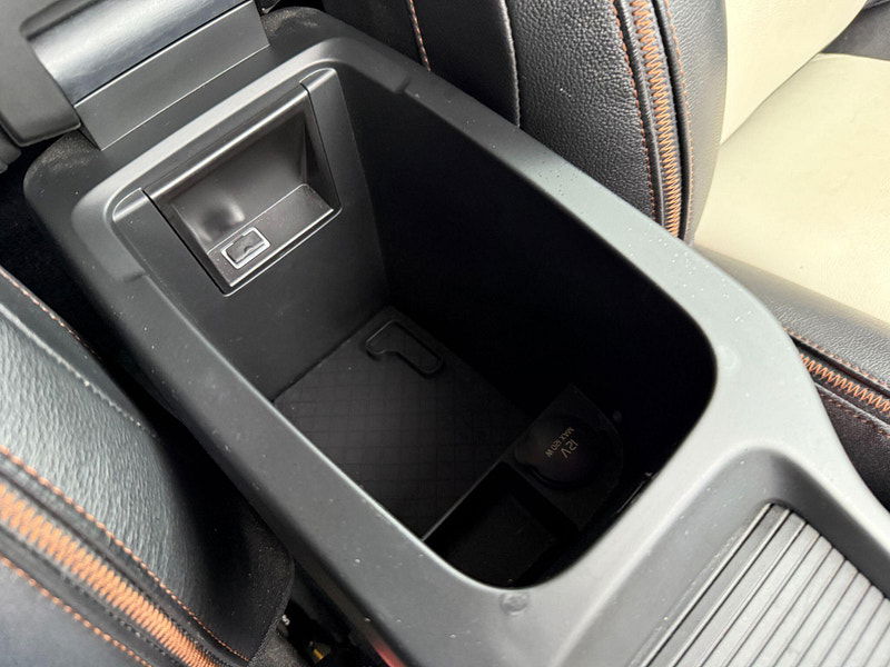 Volvo V40 Cross Country 2.0 T5 Lux Nav Auto AWD Euro 6 (s/s) 5dr 5dr Automatic 2015