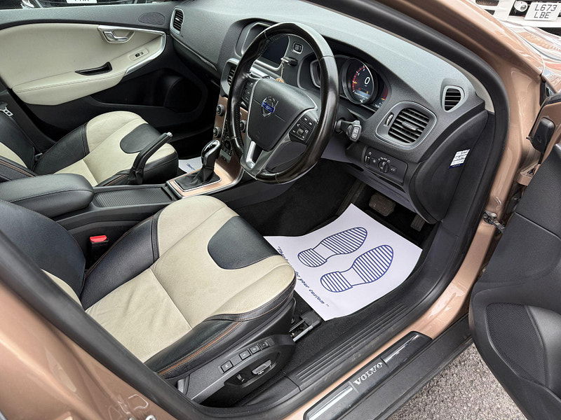 Volvo V40 Cross Country 2.0 T5 Lux Nav Auto AWD Euro 6 (s/s) 5dr 5dr Automatic 2015