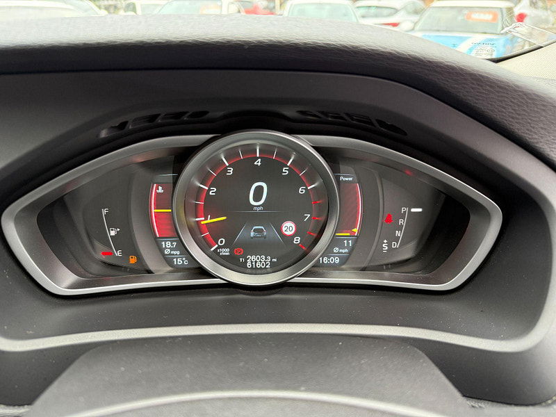 Volvo V40 Cross Country 2.0 T5 Lux Nav Auto AWD Euro 6 (s/s) 5dr 5dr Automatic 2015