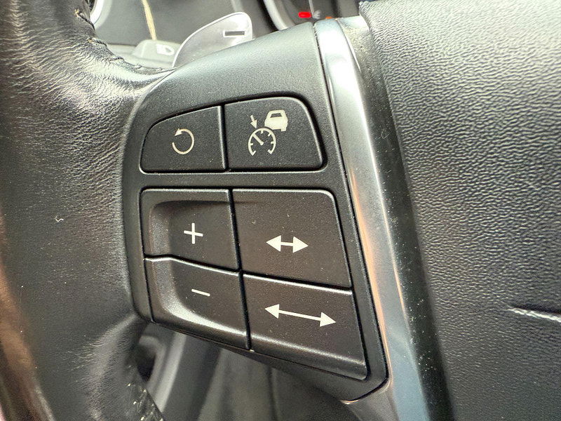 Volvo V40 Cross Country 2.0 T5 Lux Nav Auto AWD Euro 6 (s/s) 5dr 5dr Automatic 2015