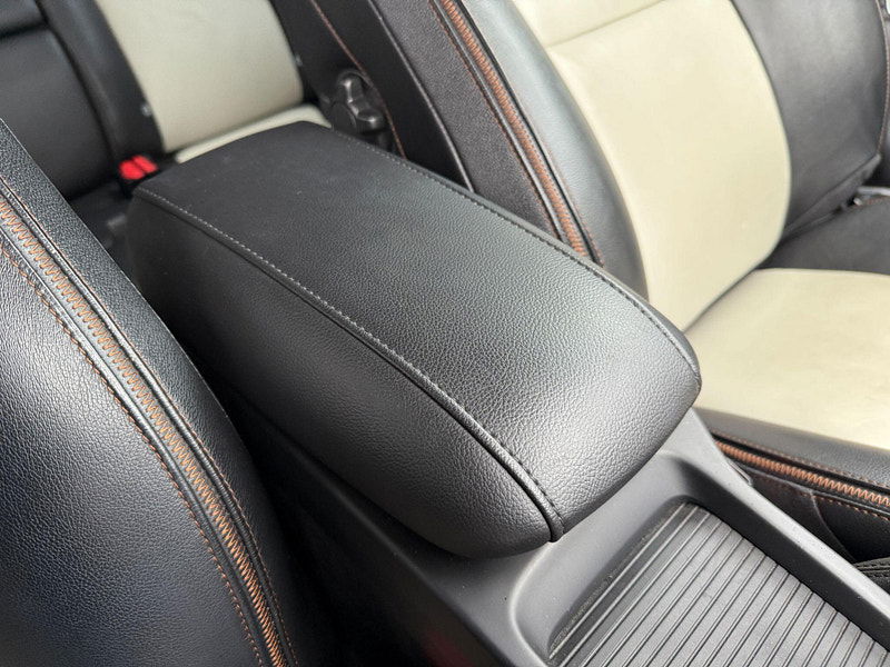 Volvo V40 Cross Country 2.0 T5 Lux Nav Auto AWD Euro 6 (s/s) 5dr 5dr Automatic 2015