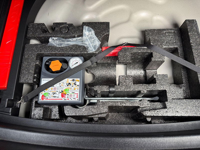 Volvo V40 Cross Country 2.0 T5 Lux Nav Auto AWD Euro 6 (s/s) 5dr 5dr Automatic 2015