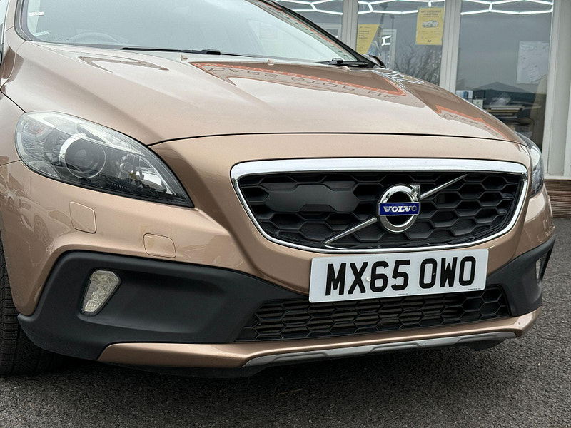 Volvo V40 Cross Country 2.0 T5 Lux Nav Auto AWD Euro 6 (s/s) 5dr 5dr Automatic 2015