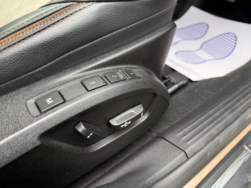 Volvo V40 Cross Country 2.0 T5 Lux Nav Auto AWD Euro 6 (s/s) 5dr 5dr Automatic 2015