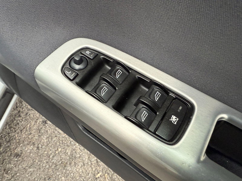 Volvo V50 2.4 SE Geartronic Euro 4 5dr 5dr Automatic 2007