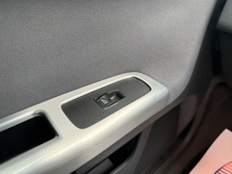 Volvo V50 2.4 SE Geartronic Euro 4 5dr 5dr Automatic 2007