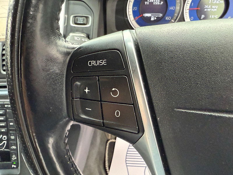 Volvo XC60 2.4 D4 R-Design Nav Geartronic AWD Euro 5 5dr 5dr Automatic 2012