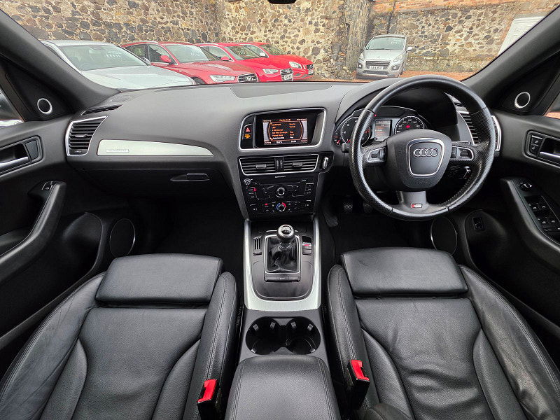 Audi Q5 2.0L S Line Special Edition TDI Quattro 170 SUV 5dr Diesel Manual Euro 5 (170 bhp) 5dr Manual 2025