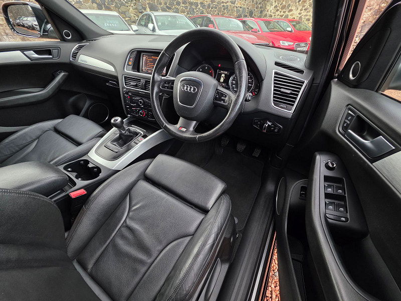 Audi Q5 2.0L S Line Special Edition TDI Quattro 170 SUV 5dr Diesel Manual Euro 5 (170 bhp) 5dr Manual 2025