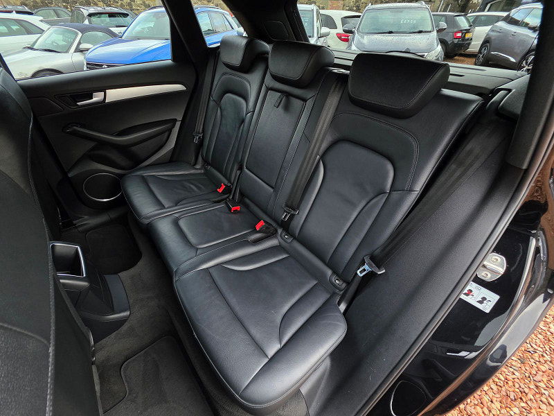 Audi Q5 2.0L S Line Special Edition TDI Quattro 170 SUV 5dr Diesel Manual Euro 5 (170 bhp) 5dr Manual 2025