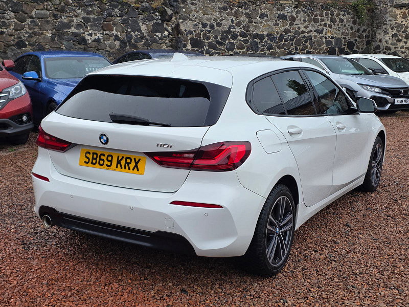 BMW 1 Series 1.5 118i Sport Hatchback 5dr Petrol Manual Euro 6 (s/s) (140 ps) 5dr Manual 2026