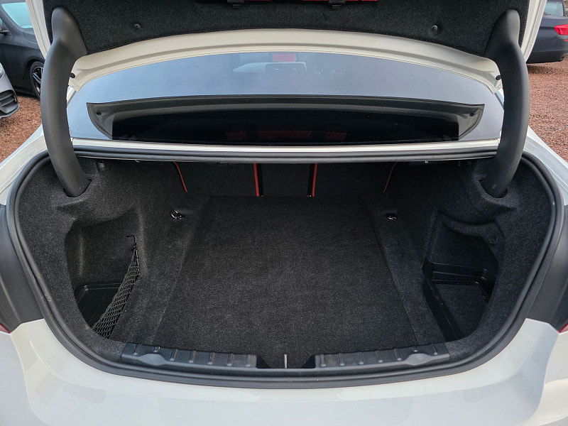 BMW 3 Series 2.0 320d M Sport Shadow Edition Saloon 4dr Diesel Manual Euro 6 (s/s) (190 ps) 4dr Manual 2025