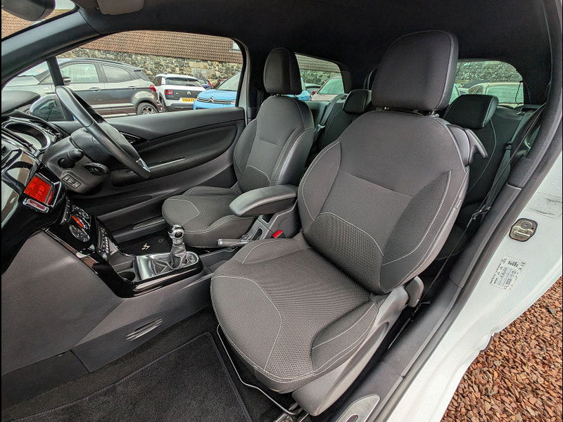 Citroen DS3 1.6L DSTYLE PLUS Hatchback 3dr Petrol Manual Euro 5 (120 bhp) 3dr Manual 2025