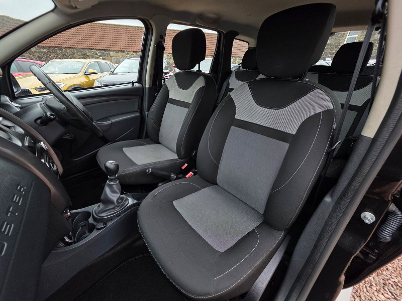 Dacia Duster 1.5 dCi Laureate SUV 5dr Diesel Manual 4WD Euro 6 (s/s) (110 ps) 5dr Manual 2026