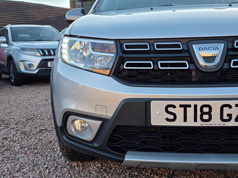 Dacia Sandero 0.9L Stepway Ambiance TCE Hatchback 5dr Petrol Manual Euro 6 (90 bhp) 5dr Manual 2025