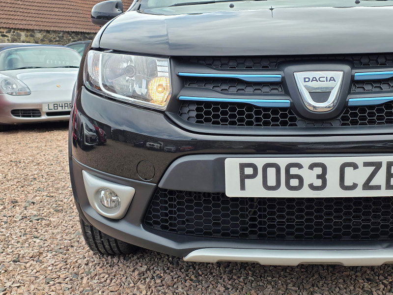 Dacia Sandero 0.9L Stepway Laureate TCE Hatchback 5dr Petrol Manual Euro 5 (90 bhp) 5dr Manual 2025