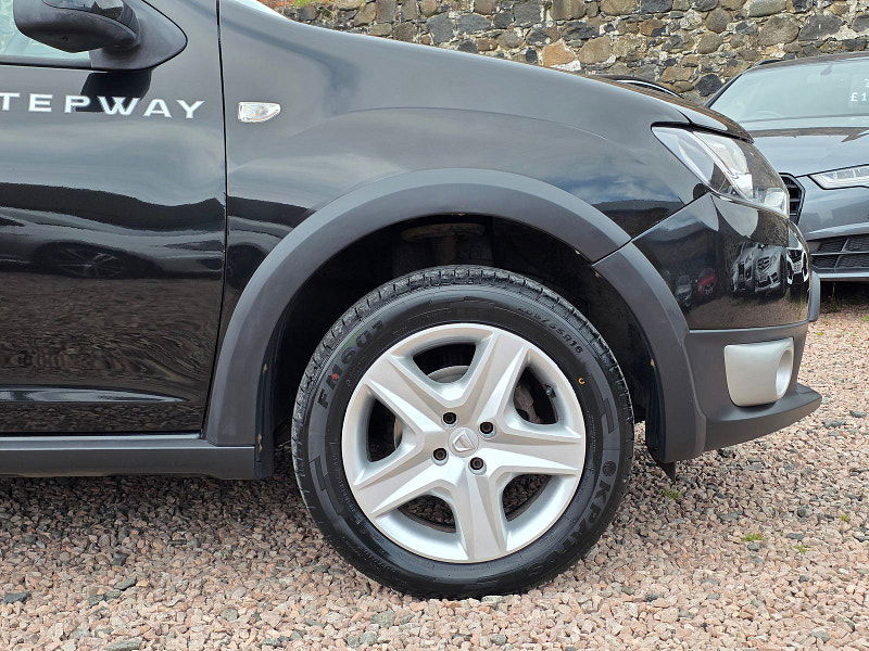 Dacia Sandero 0.9L Stepway Laureate TCE Hatchback 5dr Petrol Manual Euro 5 (90 bhp) 5dr Manual 2025