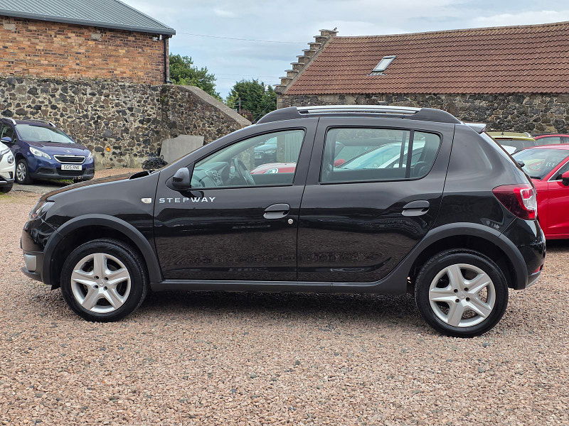 Dacia Sandero 0.9L Stepway Laureate TCE Hatchback 5dr Petrol Manual Euro 5 (90 bhp) 5dr Manual 2025