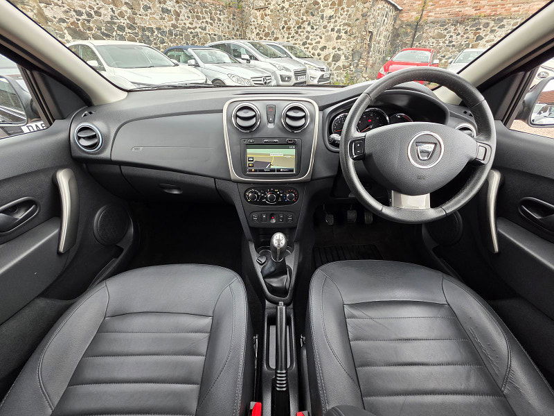 Dacia Sandero 0.9L Stepway Laureate TCE Hatchback 5dr Petrol Manual Euro 5 (90 bhp) 5dr Manual 2025