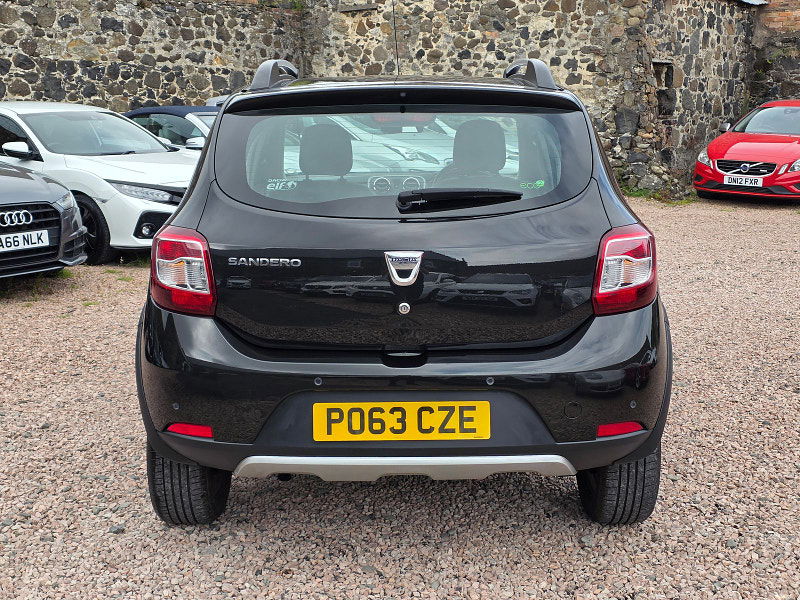 Dacia Sandero 0.9L Stepway Laureate TCE Hatchback 5dr Petrol Manual Euro 5 (90 bhp) 5dr Manual 2025