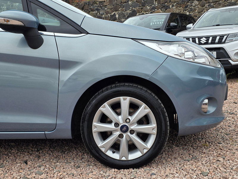 Ford Fiesta 1.4L Zetec 95 Hatchback 5dr Petrol Manual Euro 4 (95 bhp) 5dr Manual 2025