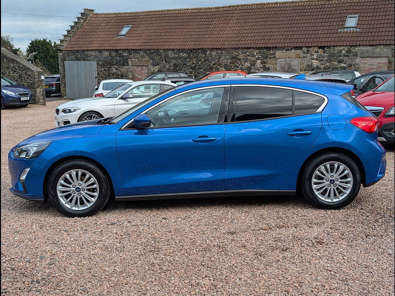 Ford Focus 1.0L Titanium Hatchback 5dr Petrol Manual Euro 6 (123 bhp) 5dr Manual 2025