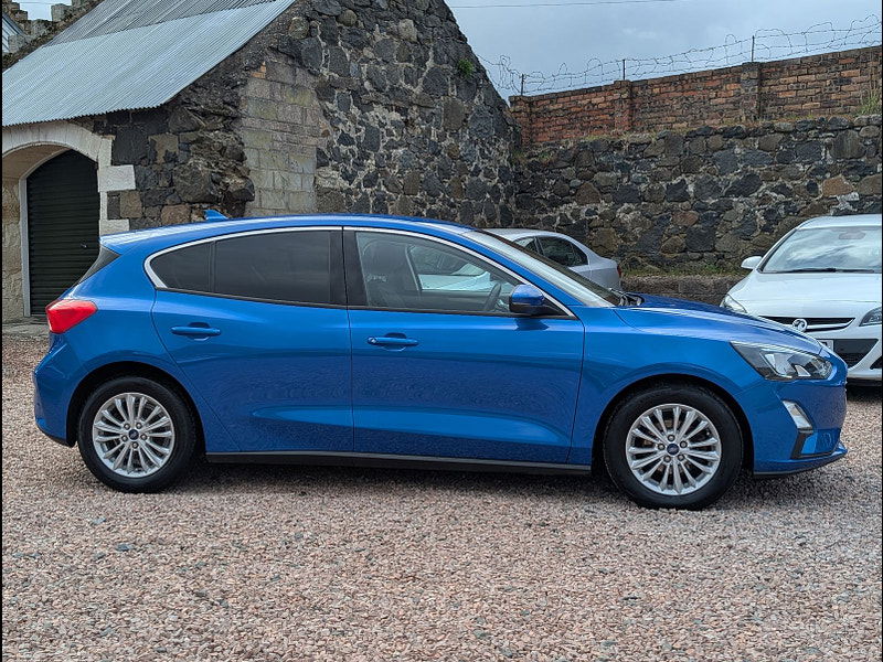 Ford Focus 1.0L Titanium Hatchback 5dr Petrol Manual Euro 6 (123 bhp) 5dr Manual 2025