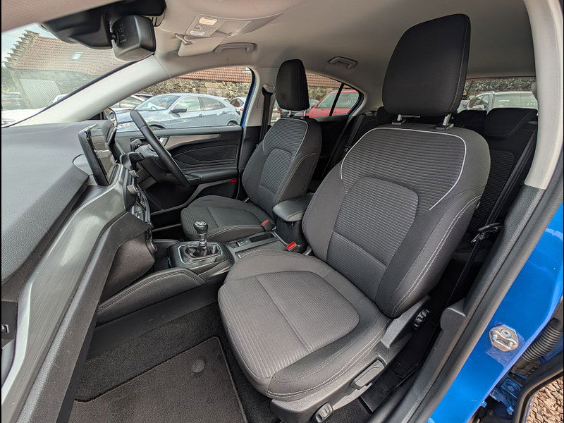 Ford Focus 1.0L Titanium Hatchback 5dr Petrol Manual Euro 6 (123 bhp) 5dr Manual 2025