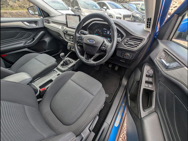 Ford Focus 1.0L Titanium Hatchback 5dr Petrol Manual Euro 6 (123 bhp) 5dr Manual 2025