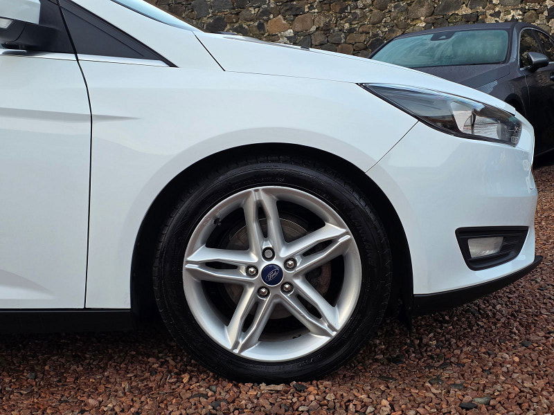 Ford Focus 1.6 TDCi Zetec Hatchback 5dr Diesel Manual Euro 5 (s/s) (115 ps) 5dr Manual 2025