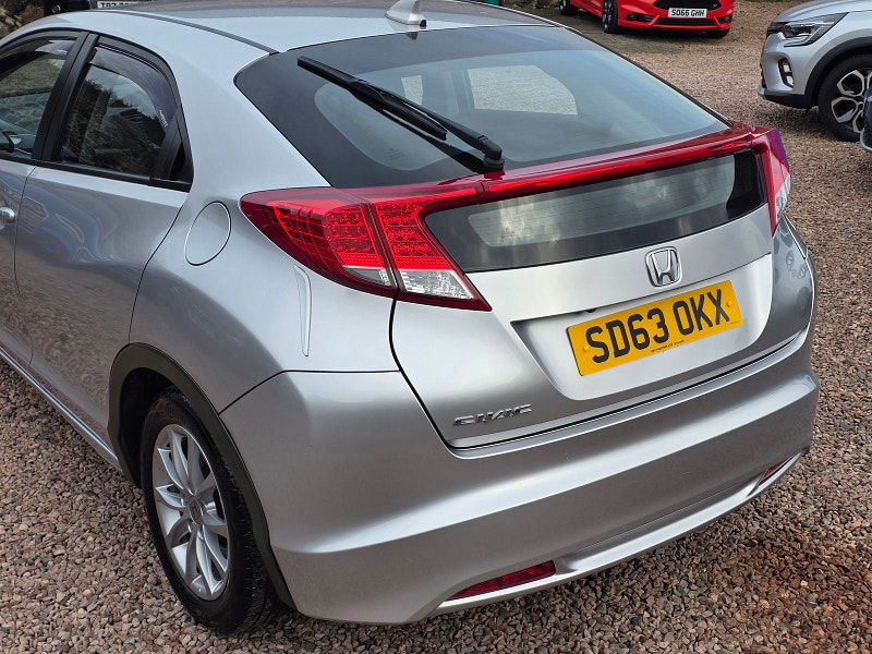 Honda Civic 2.2L i-DTec ES-T Hatchback 5dr Diesel Manual Euro 5 (148 bhp) 5dr Manual 2025