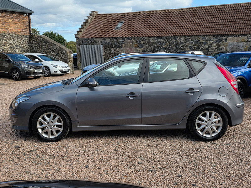 Hyundai I30 1.4L I30 Comfort Hatchback 5dr Petrol Manual Euro 5 (107 bhp) 5dr Manual 2025