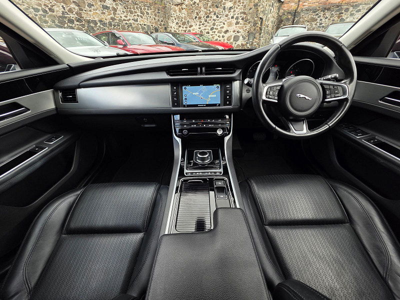 Jaguar XF 2.0L Prestige D Auto Saloon 4dr Diesel Automatic Euro 6 (161 bhp) 4dr Automatic 2025