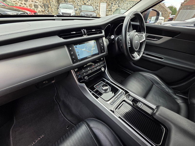 Jaguar XF 2.0L Prestige D Auto Saloon 4dr Diesel Automatic Euro 6 (161 bhp) 4dr Automatic 2025