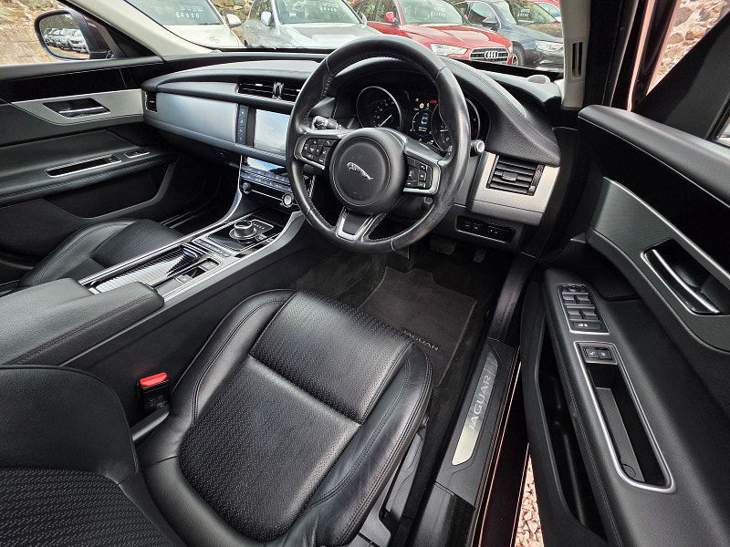 Jaguar XF 2.0L Prestige D Auto Saloon 4dr Diesel Automatic Euro 6 (161 bhp) 4dr Automatic 2025