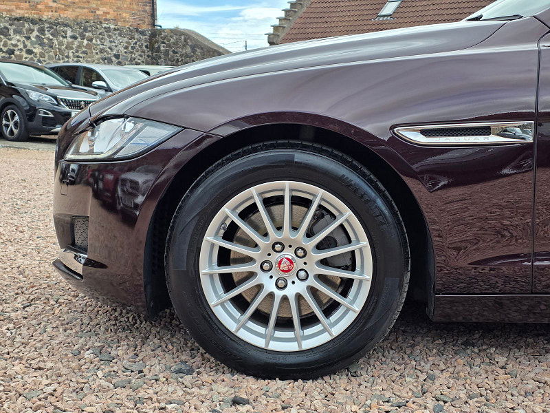 Jaguar XF 2.0L Prestige D Auto Saloon 4dr Diesel Automatic Euro 6 (161 bhp) 4dr Automatic 2025