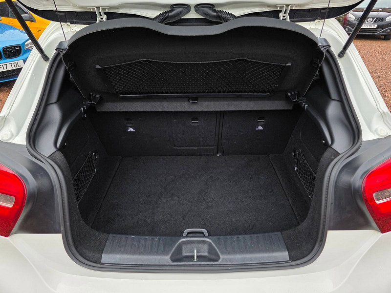 Mercedes-Benz A Class 2.1 A200d AMG Line Hatchback 5dr Diesel Manual Euro 6 (s/s) (136 ps) 5dr Manual 2026