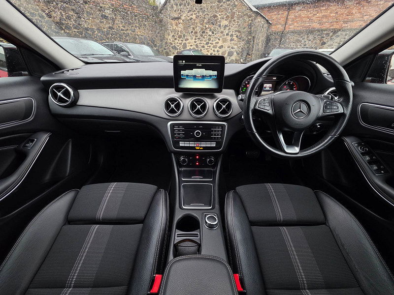 Mercedes-Benz GLA 1.6 GLA180 GPF Urban Edition SUV 5dr Petrol 7G-DCT Euro 6 (s/s) (122 ps) 5dr Automatic 2026