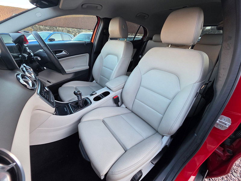 Mercedes-Benz GLA 1.6 GLA200 Sport SUV 5dr Petrol Manual Euro 6 (s/s) (156 ps) 5dr Manual 2026