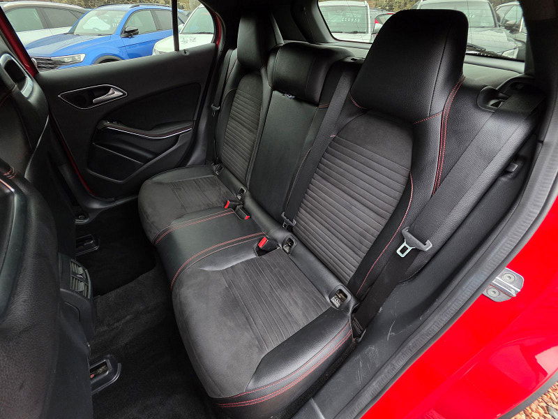 Mercedes-Benz GLA 2.1L 200 AMG Line D Auto SUV 5dr Diesel Automatic Euro 6 (134 bhp) 5dr Automatic 2025