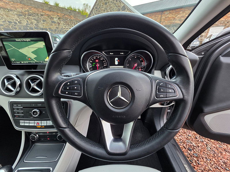 Mercedes-Benz GLA 2.1L 200 SE Executive D SUV 5dr Diesel Manual Euro 6 (134 bhp) 5dr Manual 2025