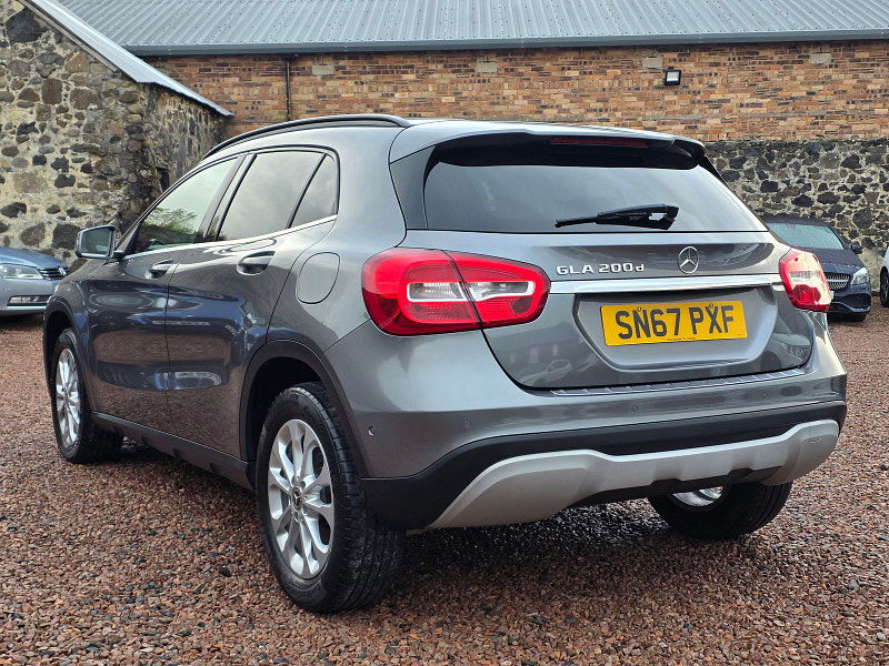 Mercedes-Benz GLA 2.1L 200 SE Executive D SUV 5dr Diesel Manual Euro 6 (134 bhp) 5dr Manual 2025
