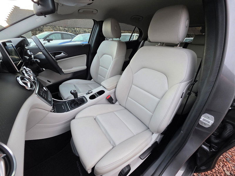 Mercedes-Benz GLA 2.1L 200 SE Executive D SUV 5dr Diesel Manual Euro 6 (134 bhp) 5dr Manual 2025